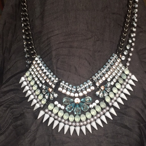 BaubleBar Statement Necklace - Picture 2 of 4